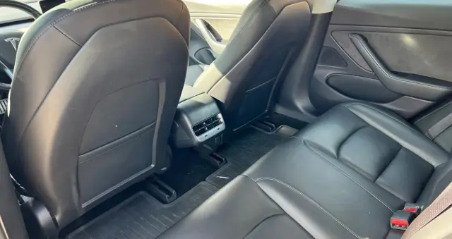 TESLA Model 3 Langstreckenbatterie Allradantrieb Dual Motor Performance