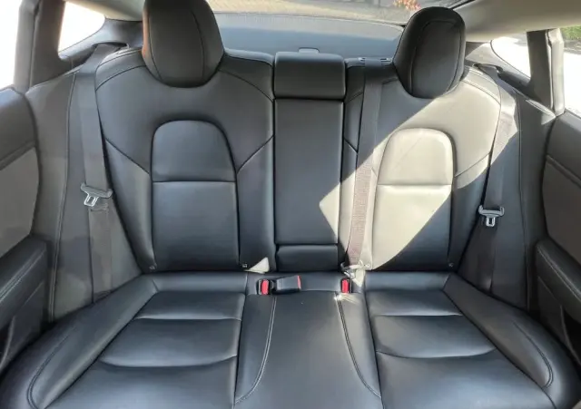 TESLA Model 3 Langstreckenbatterie Allradantrieb Dual Motor Performance