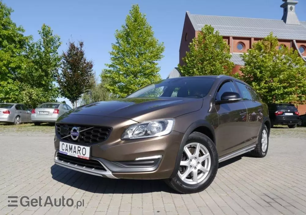 VOLVO V60 Cross Country 