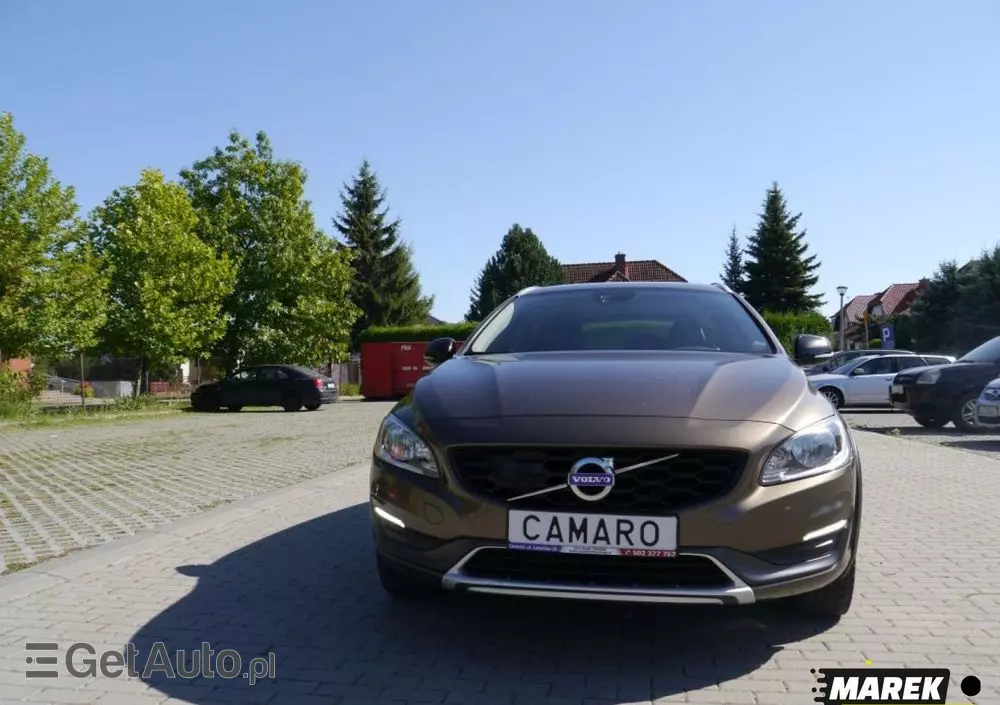 VOLVO V60 Cross Country 