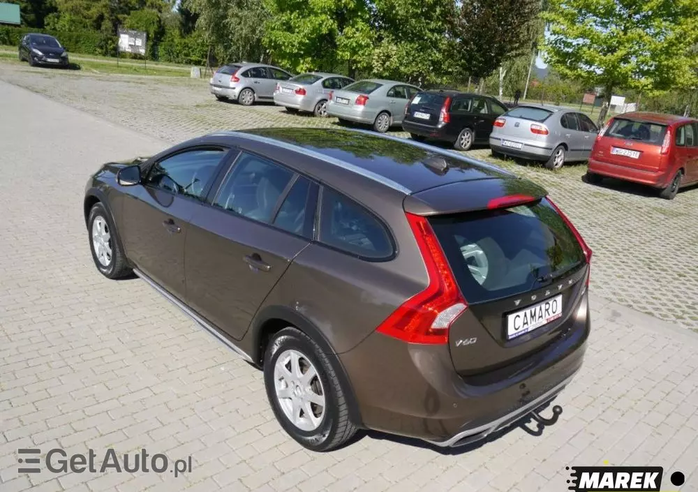 VOLVO V60 Cross Country 