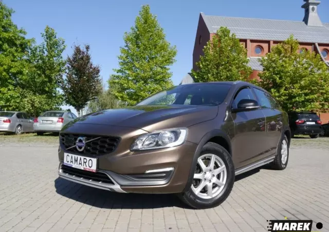 VOLVO V60 Cross Country 
