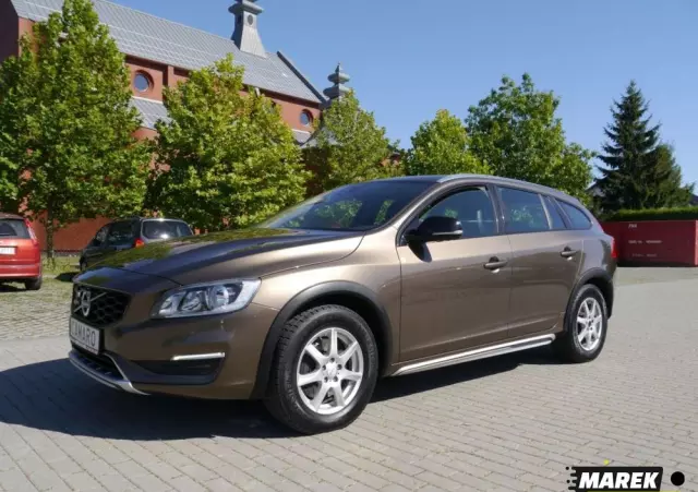 VOLVO V60 Cross Country 
