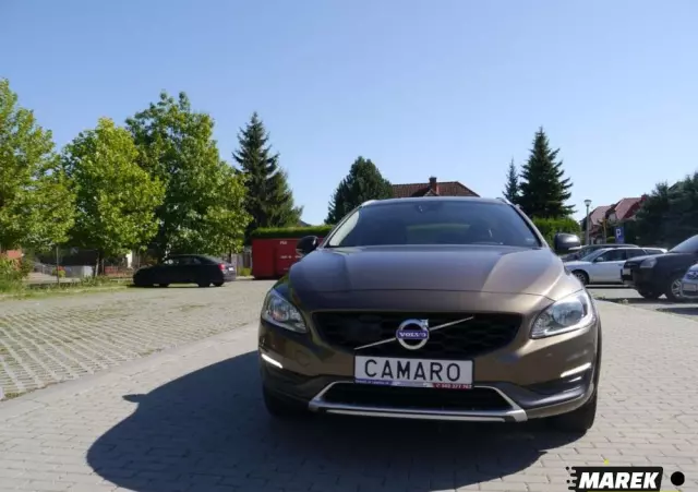 VOLVO V60 Cross Country 