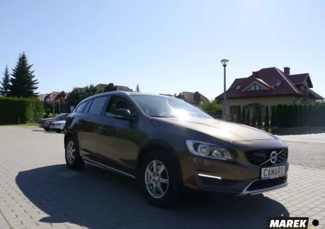 VOLVO V60 Cross Country 