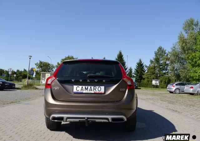 VOLVO V60 Cross Country 
