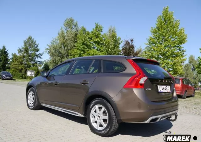 VOLVO V60 Cross Country 
