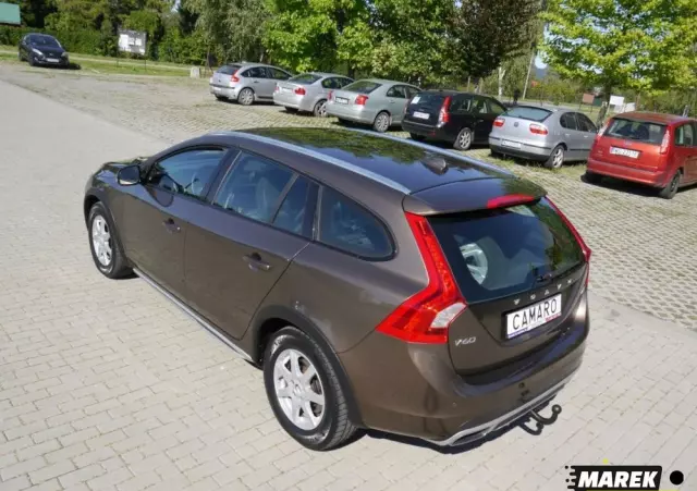 VOLVO V60 Cross Country 