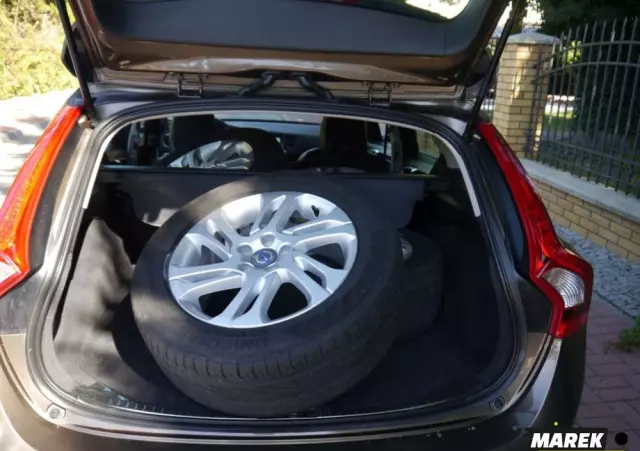 VOLVO V60 Cross Country 