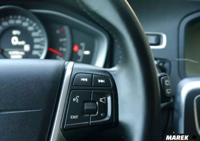 VOLVO V60 Cross Country 