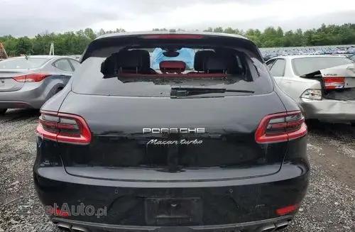 PORSCHE Macan 