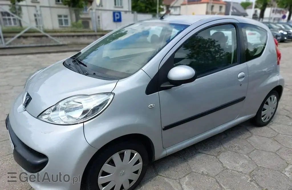 PEUGEOT 107 