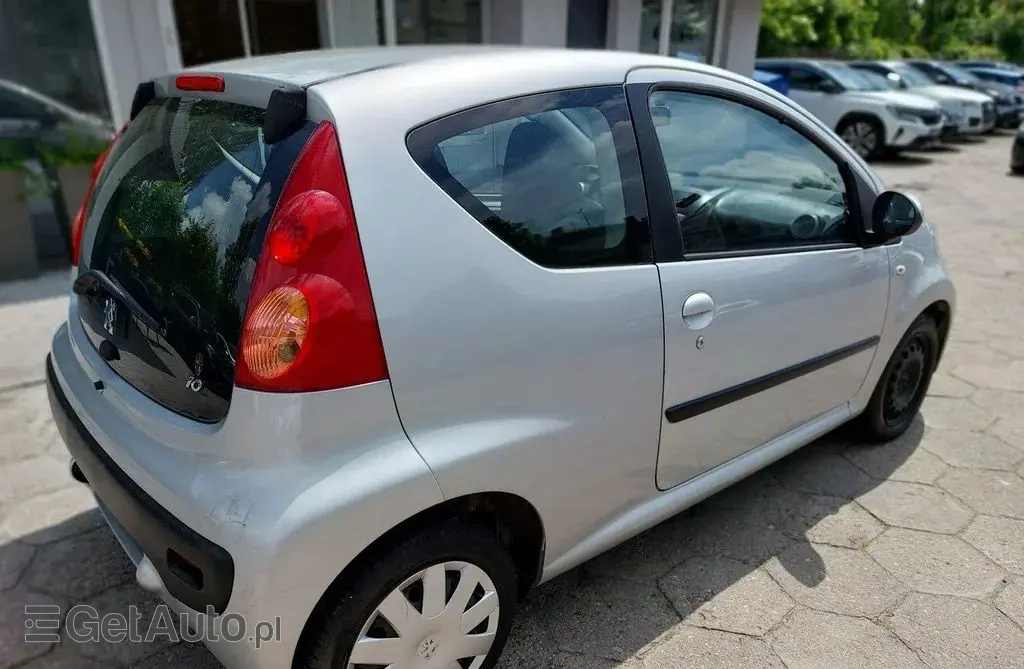 PEUGEOT 107 