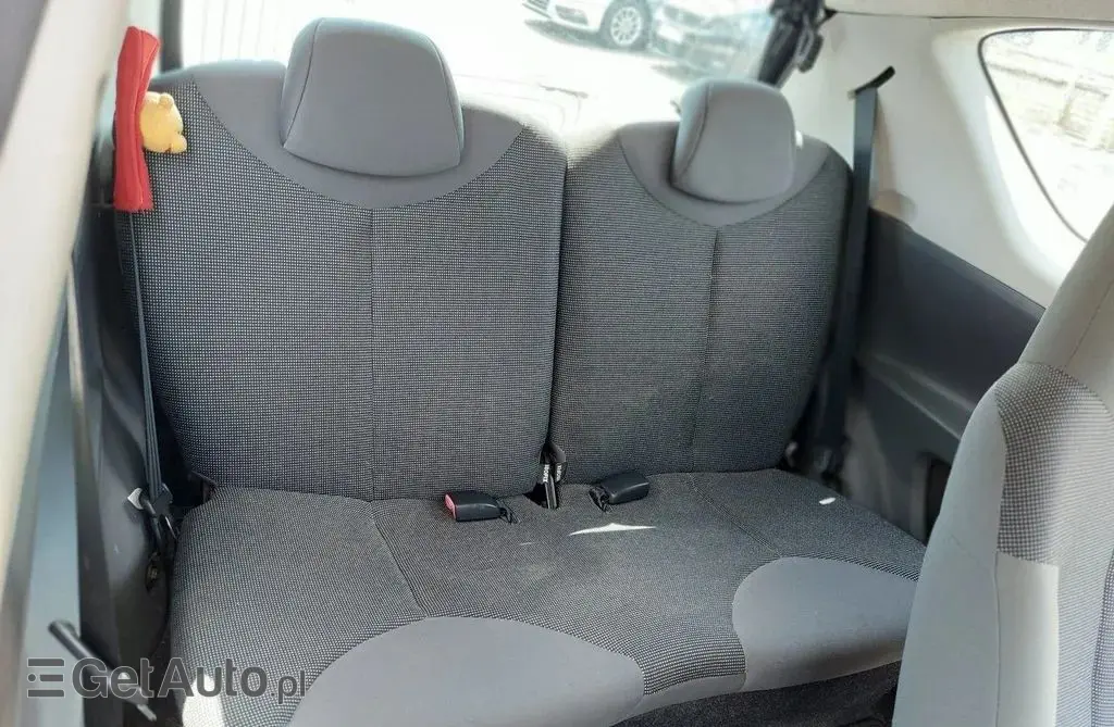 PEUGEOT 107 