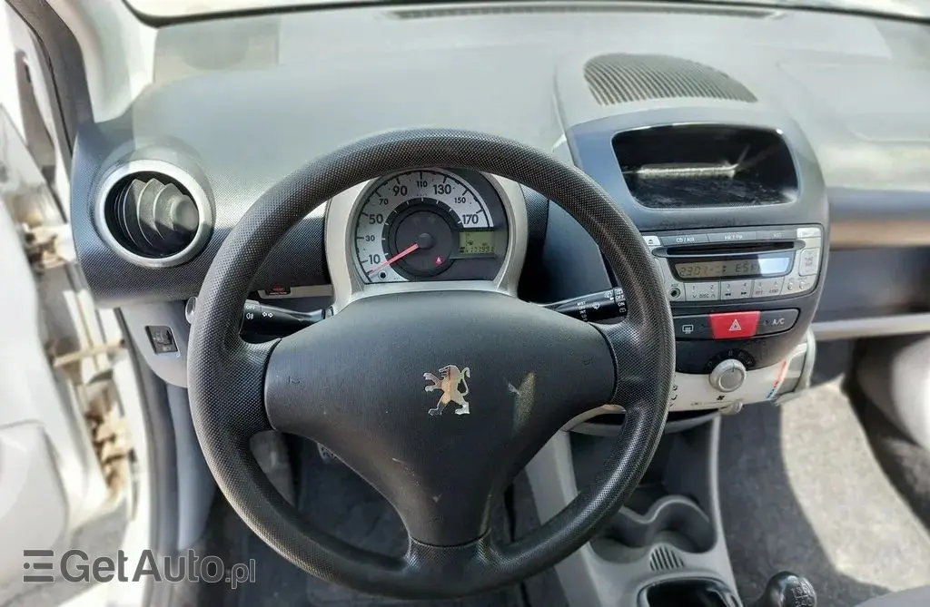 PEUGEOT 107 