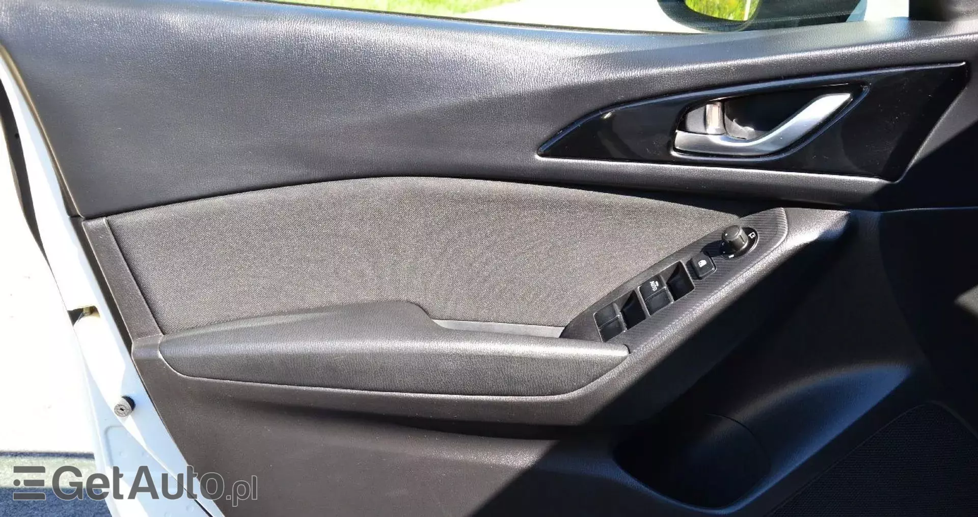 MAZDA 3 1.5 Skyactiv-D (105 KM)