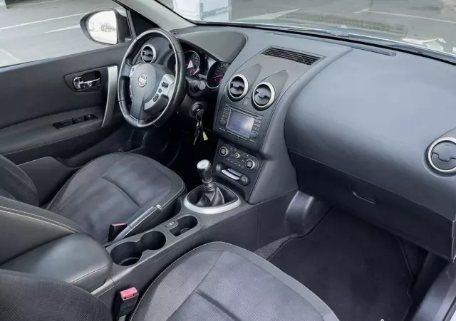 NISSAN Qashqai+2 2.0 Acenta