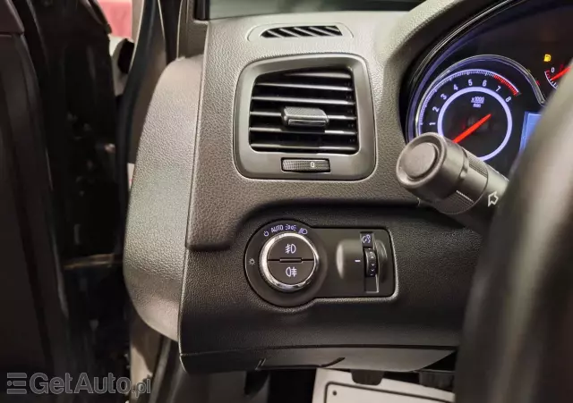 OPEL Insignia 1.4 Turbo Sports Tourer ecoFLEXStart/Stop Business Edition