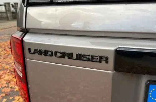 TOYOTA Land Cruiser 