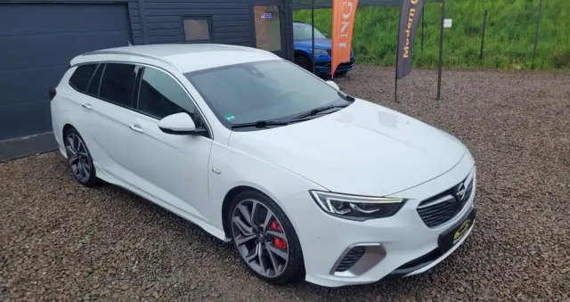 OPEL Insignia 2.0 BiTurbo D 4x4 Automatik GSI