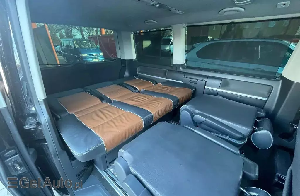 VOLKSWAGEN Multivan 