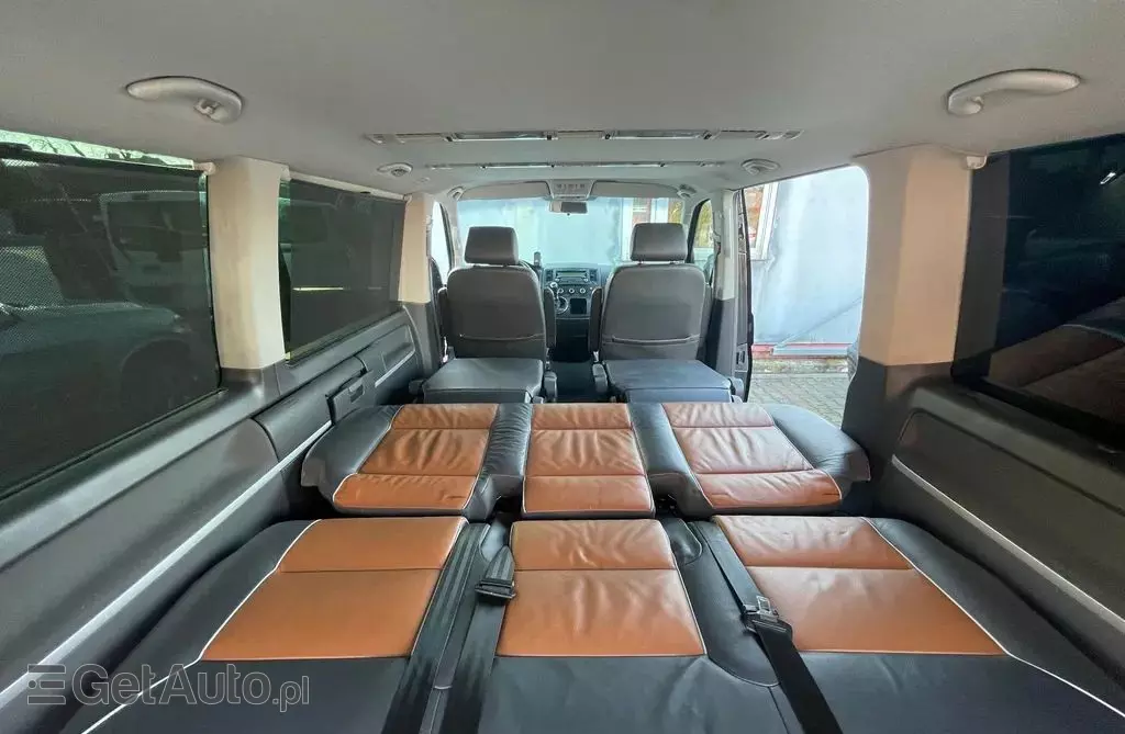 VOLKSWAGEN Multivan 