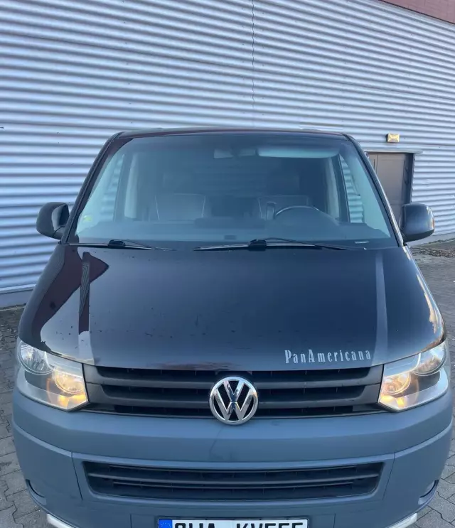 VOLKSWAGEN Multivan 