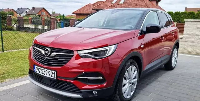 OPEL Grandland 