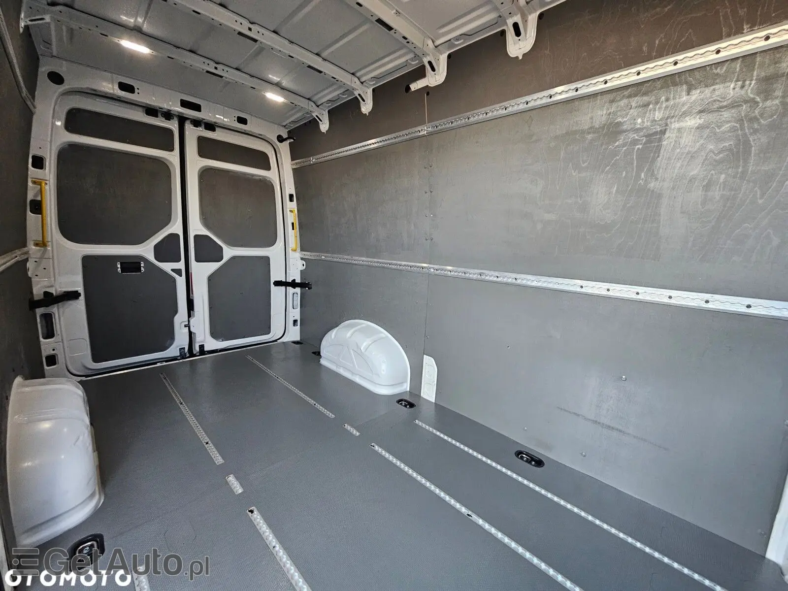 VOLKSWAGEN Crafter L