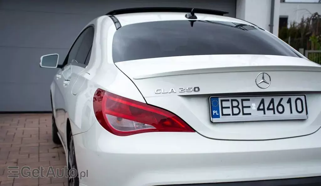 MERCEDES-BENZ CLA 