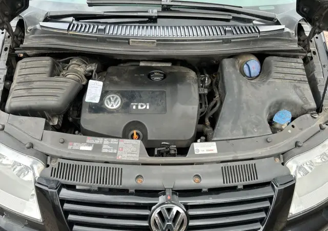 VOLKSWAGEN Sharan 1.9 TDI Family