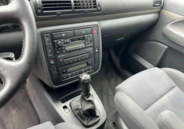 VOLKSWAGEN Sharan 1.9 TDI Family