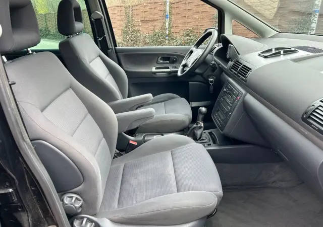 VOLKSWAGEN Sharan 1.9 TDI Family