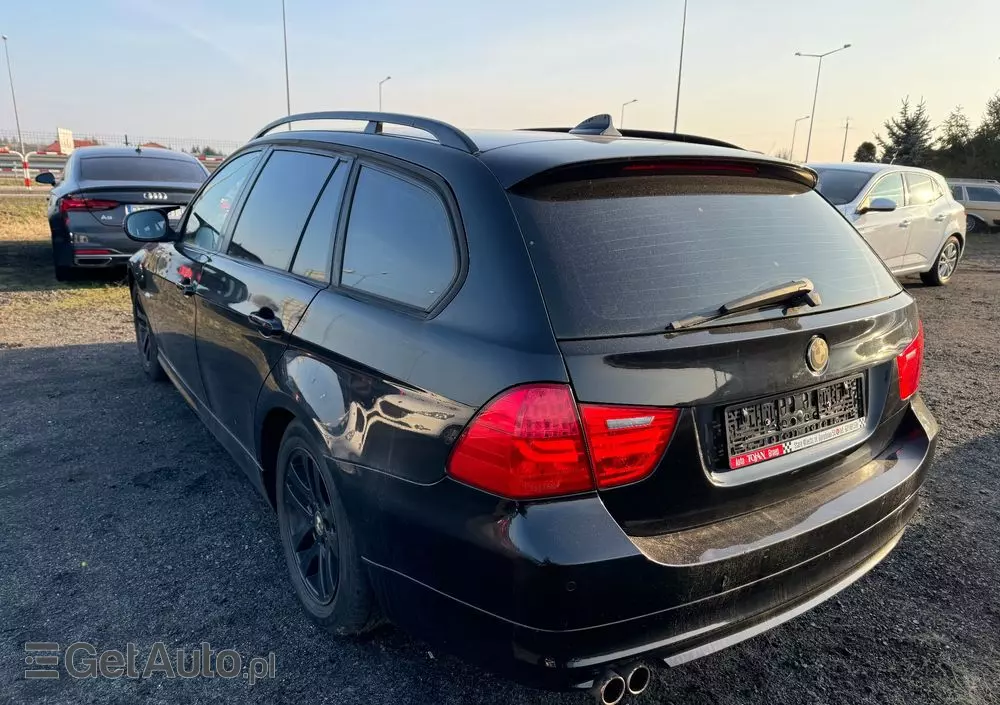 BMW Seria 3 320d xDrive DPF Touring