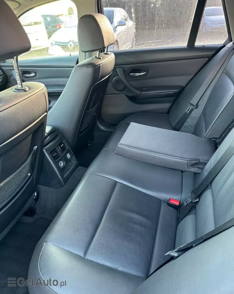 BMW Seria 3 320d xDrive DPF Touring