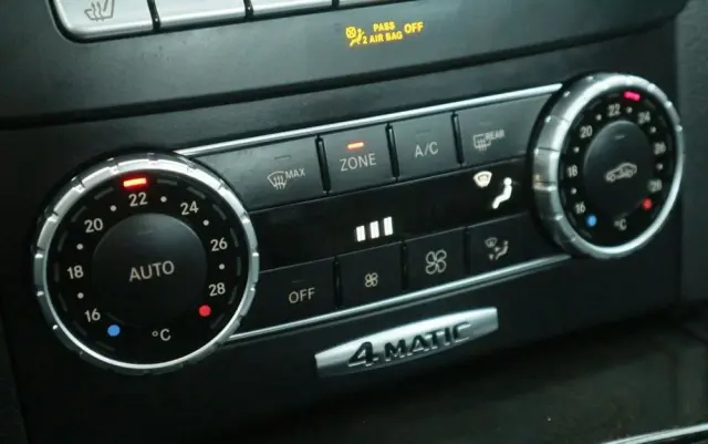 MERCEDES-BENZ Klasa C 350 BlueEff 4-Matic Avantgarde