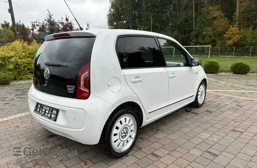 VOLKSWAGEN Up! 