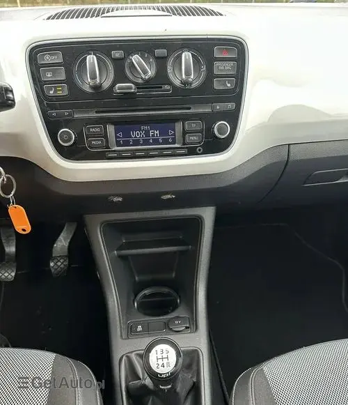 VOLKSWAGEN Up! 