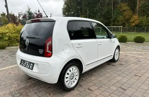 VOLKSWAGEN Up! 