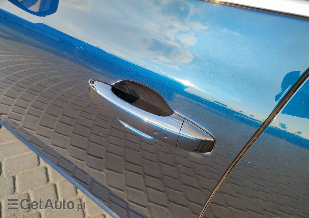 RENAULT Megane ENERGY TCe 130 BOSE EDITION