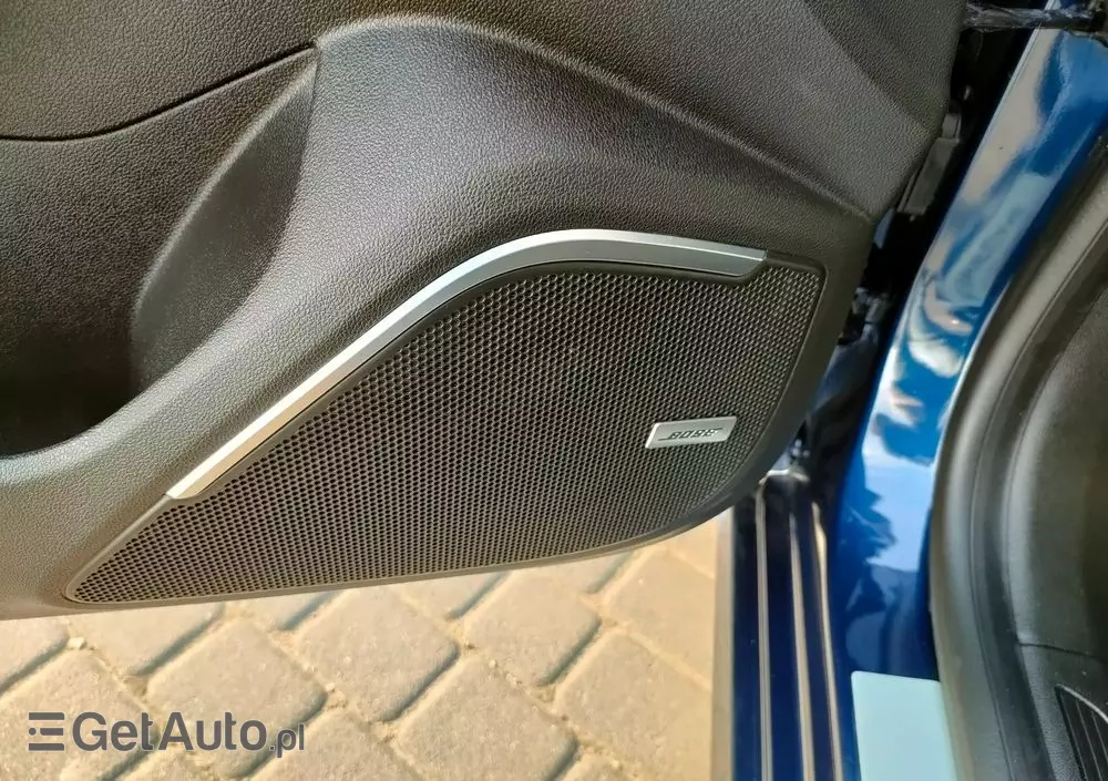 RENAULT Megane ENERGY TCe 130 BOSE EDITION