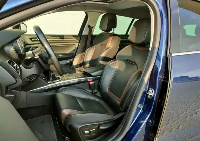 RENAULT Megane ENERGY TCe 130 BOSE EDITION