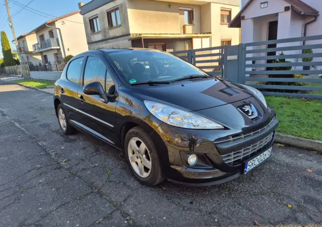PEUGEOT 207 