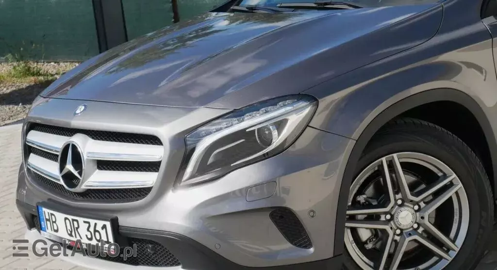 MERCEDES-BENZ GLA 