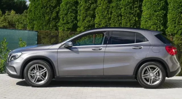 MERCEDES-BENZ GLA 