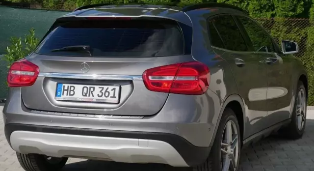 MERCEDES-BENZ GLA 