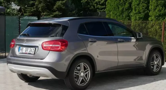 MERCEDES-BENZ GLA 