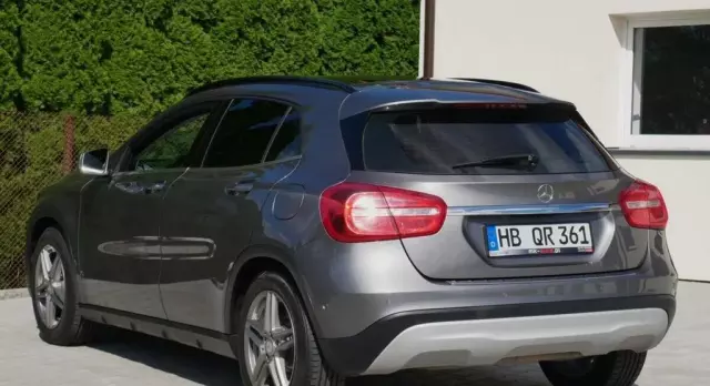MERCEDES-BENZ GLA 