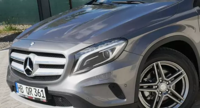 MERCEDES-BENZ GLA 