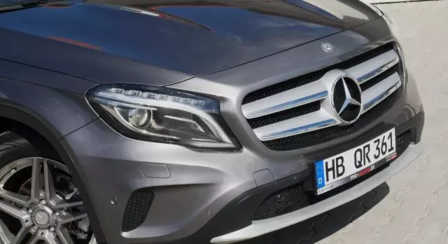 MERCEDES-BENZ GLA 